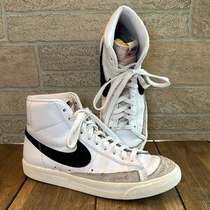 Nike Blazer Mid' 77 Sneaker Women White Black Sail / Size 9 Women